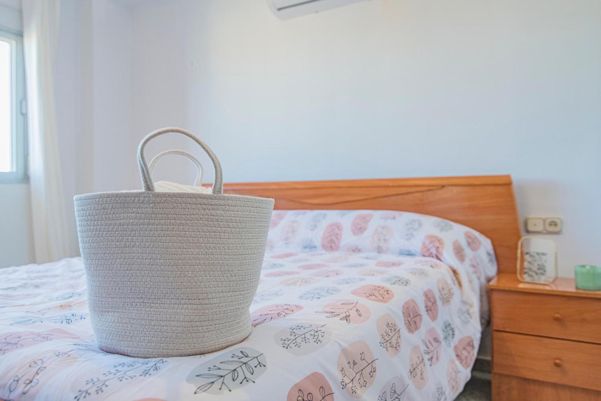 Delfin Retreat Con Terraza Junto A Parada De Metro Appartement *