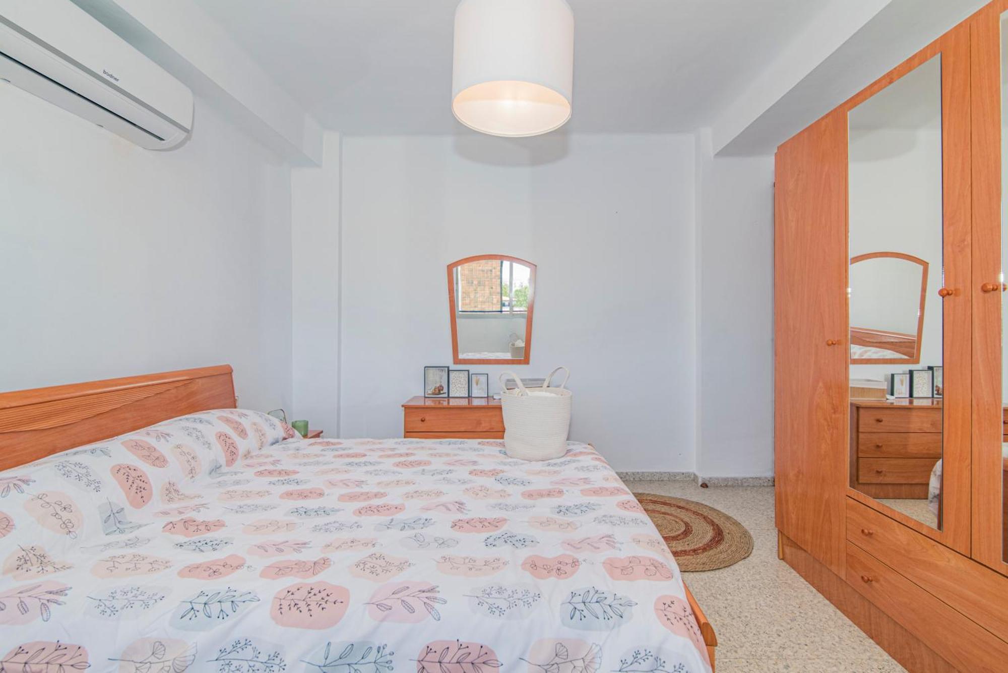 Delfin Retreat Con Terraza Junto A Parada De Metro Appartement