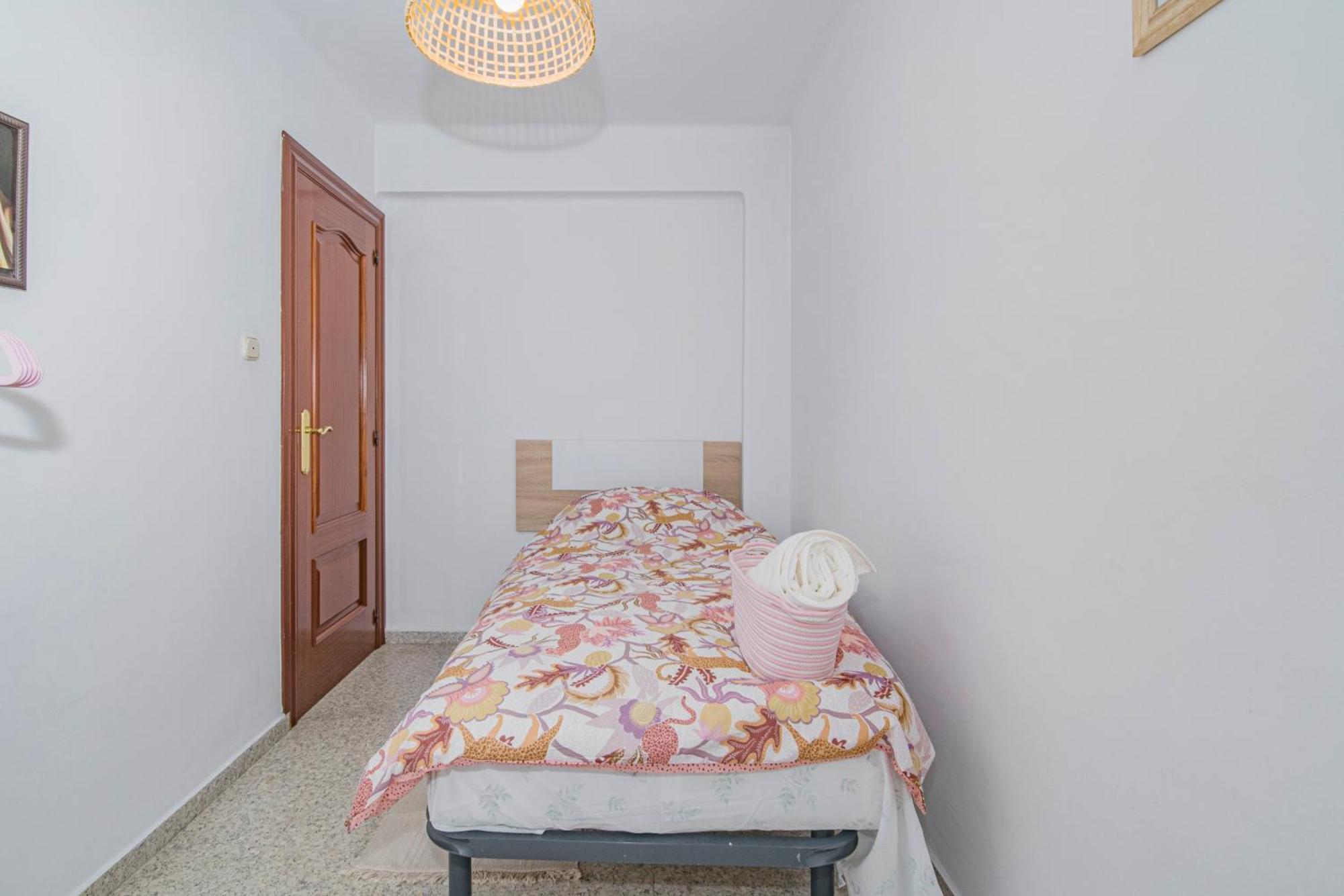Delfin Retreat Con Terraza Junto A Parada De Metro Appartement Grenade