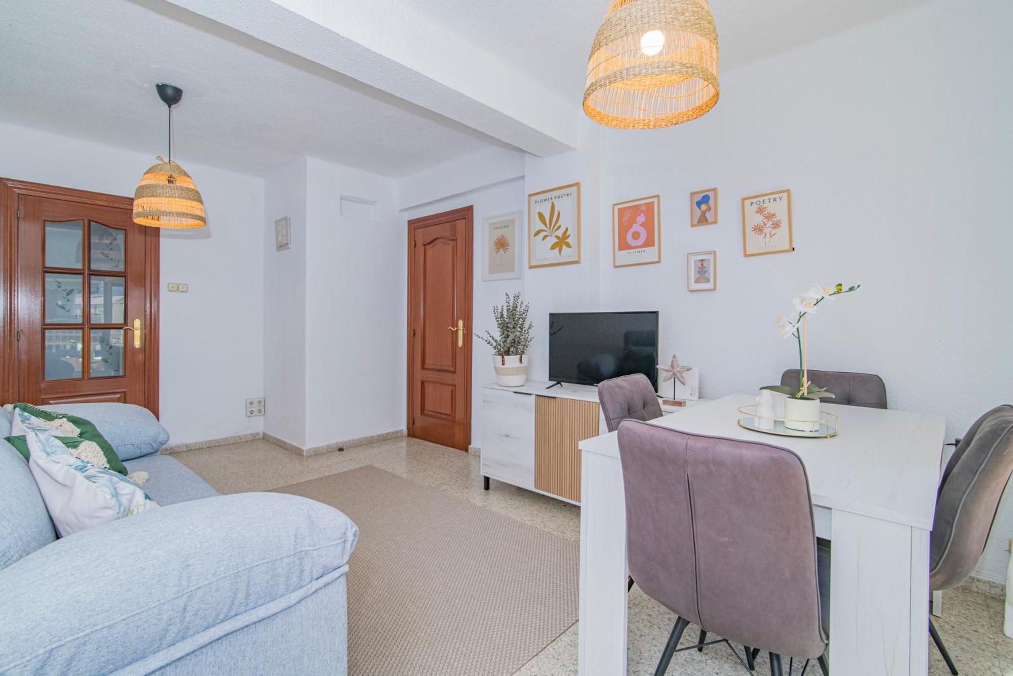 Delfin Retreat Con Terraza Junto A Parada De Metro Apartamento *
